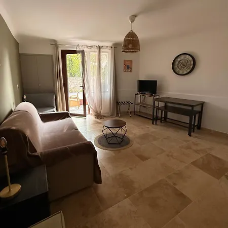 Coccinelle Apartment Aups